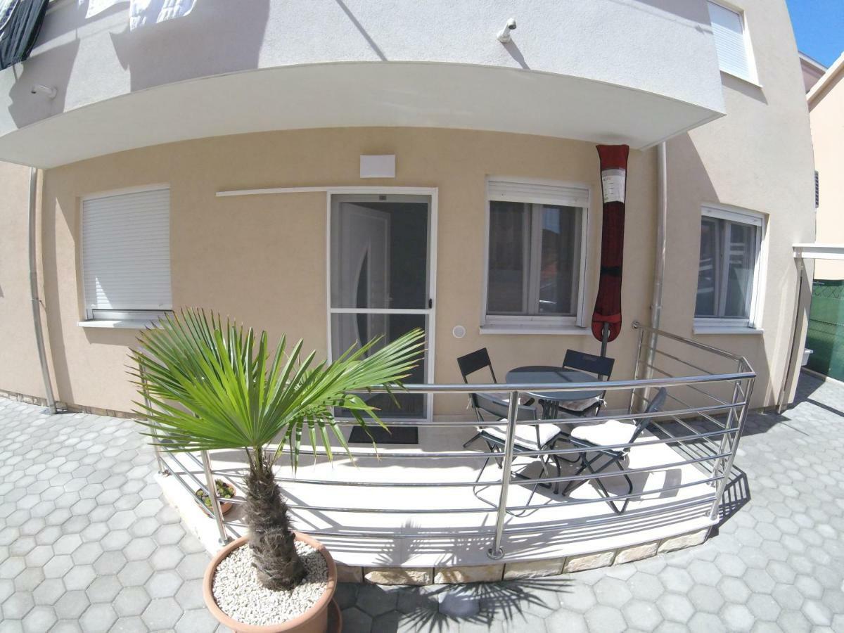 Apartments Babic Sukošan Екстериор снимка