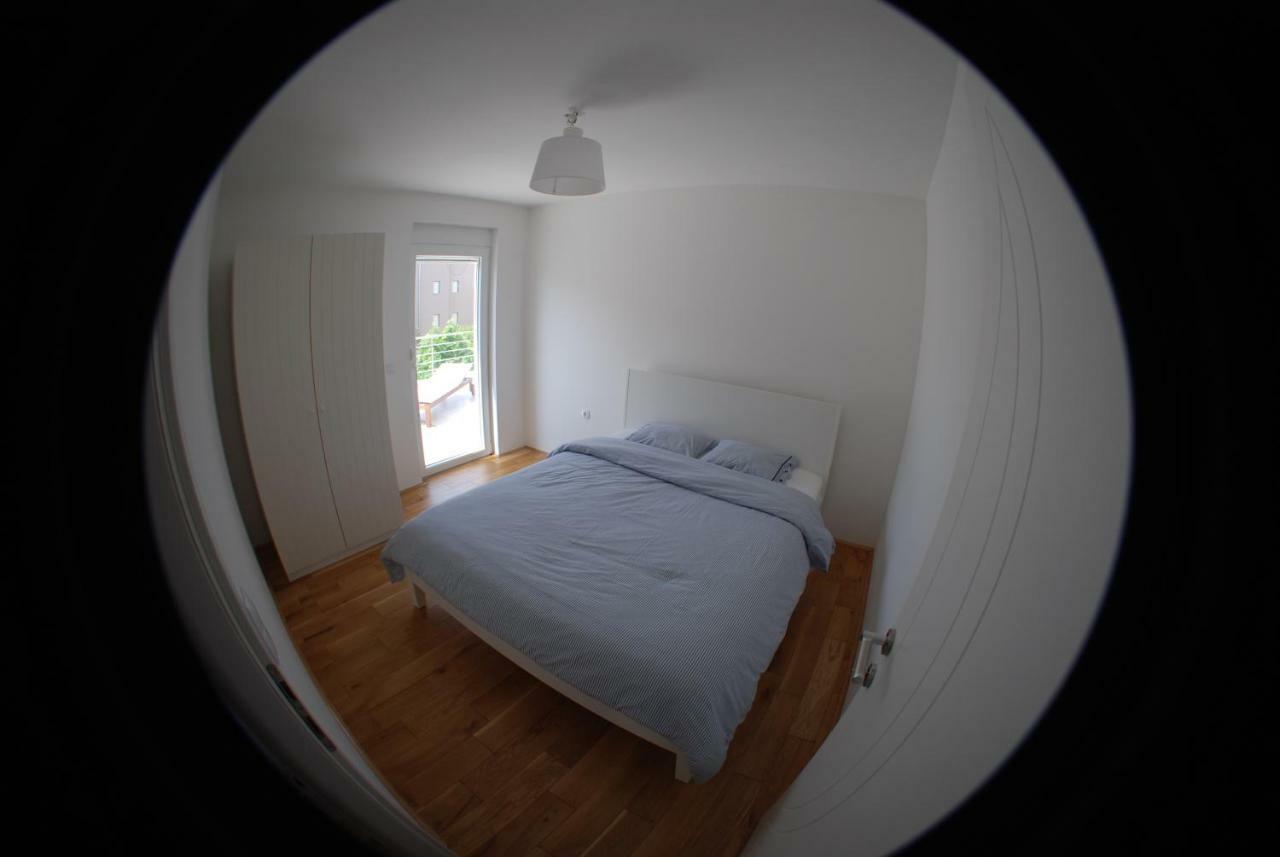 Apartments Babic Sukošan Стая снимка