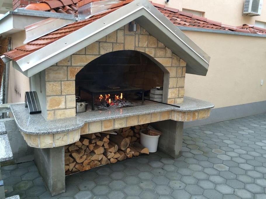 Apartments Babic Sukošan Екстериор снимка